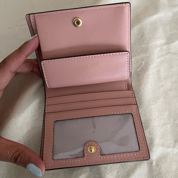 New Tory Burch Blake embossed crocodiles wallet - Picture 3 of 6